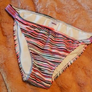 Bikini Swim Bottoms never worn..size large!